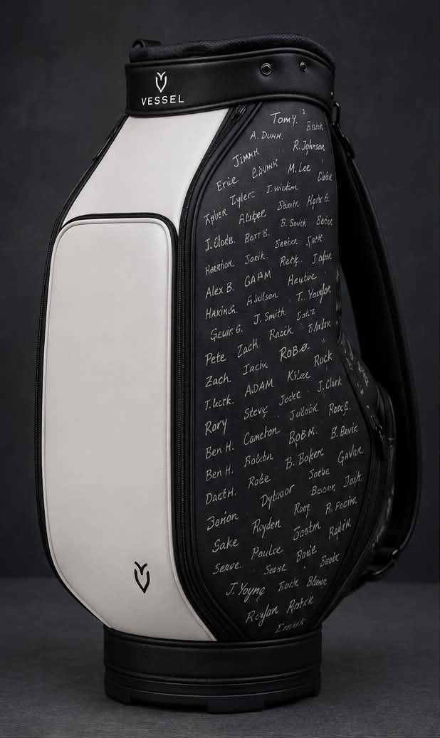Logo golf bag